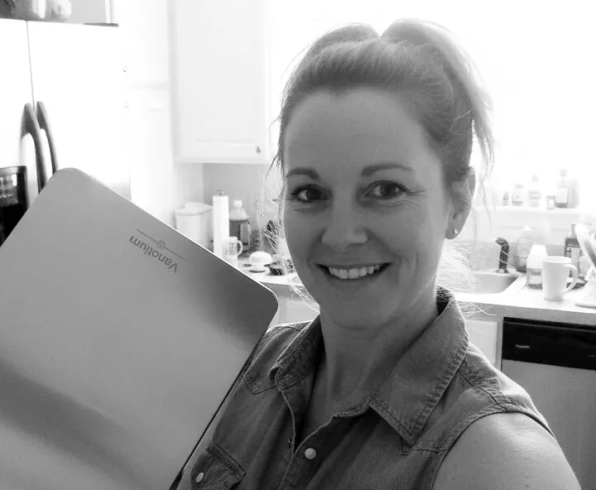 Vanotium Cutting Board user Jenny G.